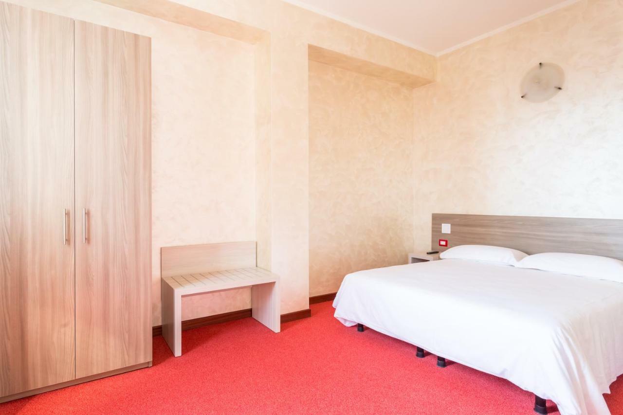 Hotel Italia Dormelletto Exteriér fotografie